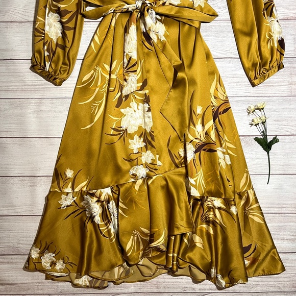 EXPRESS x Rocky Barnes Kimono Maxi Wrap Dress - Picture 4 of 16